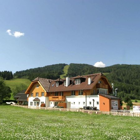 Apartment in Sankt Margarethen im Lungau near Skiing Exterior foto